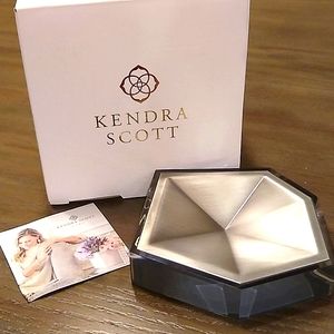 NEW Kendra Scott Antique Silver Ring Dish